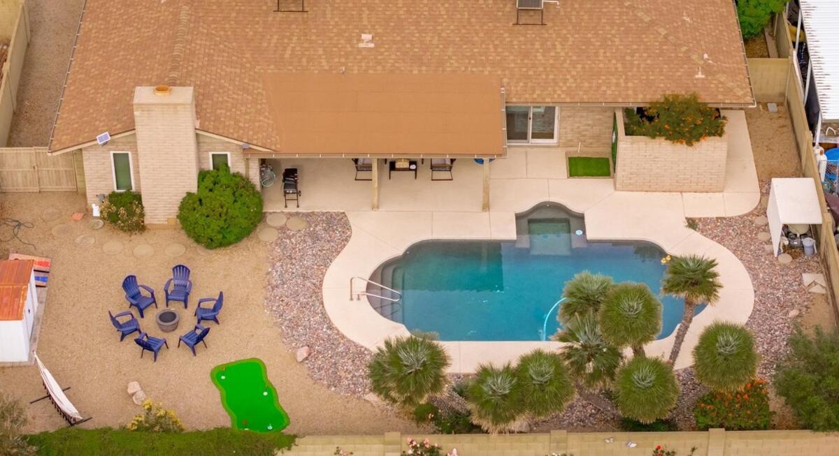 Desert Oasis With Pool And Games Holiday home *
